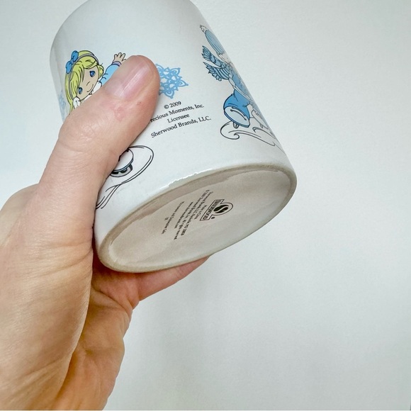 Vintage 2009 Precious Moments Winter Ice Skating mug - Picture 8 of 8